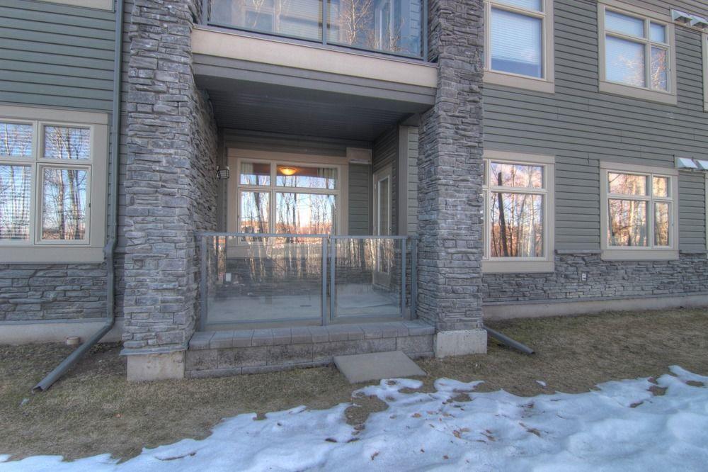 Pinnacle Inn & Suites Aspen YYC Dış mekan fotoğraf